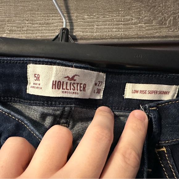Low rise super skinny hollister jeans - Picture 2 of 2